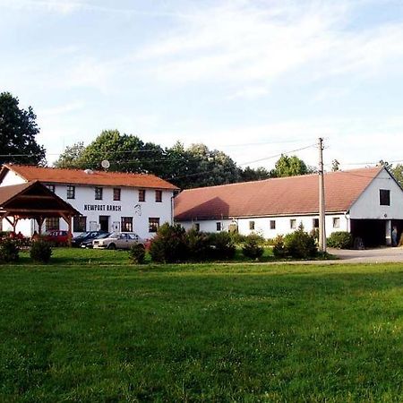 Stáj Newport Hotel Dolní Domaslavice Kültér fotó