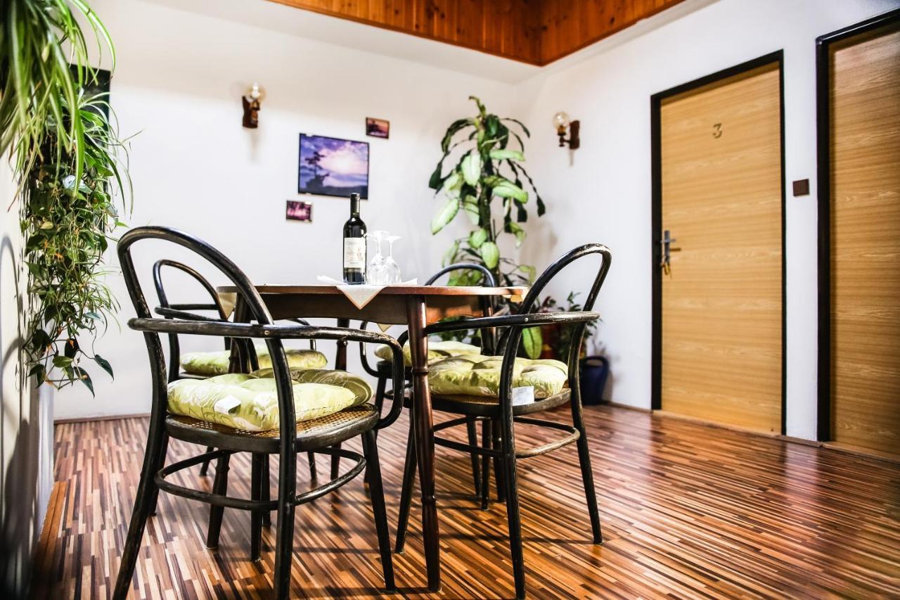 Stáj Newport Hotel Dolní Domaslavice Kültér fotó